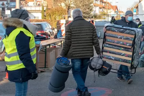 Am Samstag waren 30 Ehrenamtliche bei der Spendenaktion im Einsatz. 