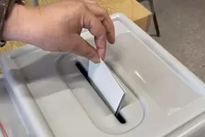 Nicht mal die Hälfte der Wahlberechtigten hat am Sonntag abgestimmt. Nicht mal die Hälfte der Wahlberechtigten hat am Sonntag abgestimmt.