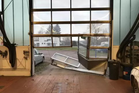 In die Werkstatt wurde gewaltsam eingedrungen. 