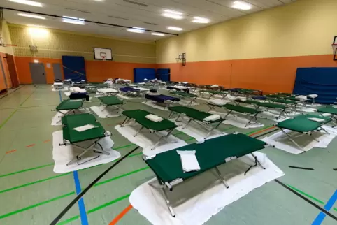 Wie hier in München werden derzeit vielerorts Notunterkünfte für Flüchtlinge eingerichtet.