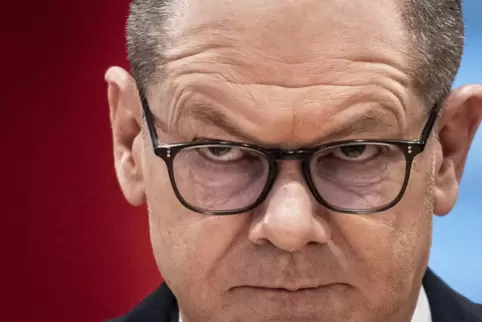 Zeigt Führung: Bundeskanzler Olaf Scholz (SPD) am Dienstag in der Sitzung des Sicherheitskabinetts der Bundesregierung.