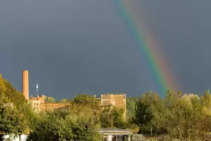 Regenbogen über dem Industriehof: Aufnahme von 2021. Regenbogen über dem Industriehof: Aufnahme von 2021.