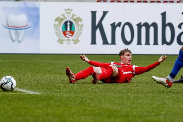 Da war die Welt noch in Ordnung: Am vorletzten Spieltag der Vorrunde besiegte die U21 des FCK Tabellenführer Eintracht Trier dan