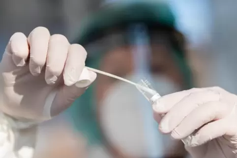388 positive Testergebnisse gingen am Dienstag beim Gesundheitsamt ein.