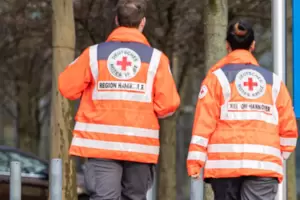 Die internationale Rotkreuz- und Rothalbmondbewegung ist eine der größten humanitären Organisation der Welt. Die internationale Rotkreuz- und Rothalbmondbewegung ist eine der größten humanitären Organisation der Welt.