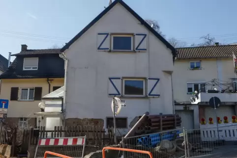 Schon lange steht in Gehrweiler das aus den 1920er Jahren stammende Haus an der Kreuzung Eckstraße/Haselhecke leer. Die Gemeinde