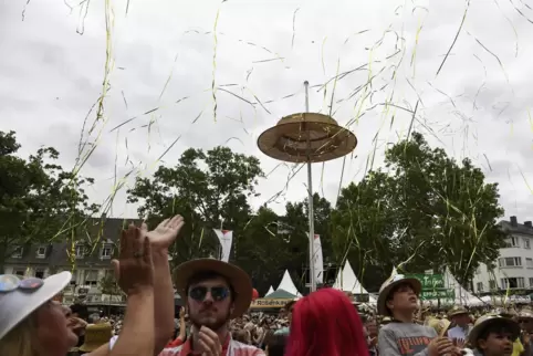 Vor knapp drei Jahren: die Eröffnung des Strohhutfestes 2019 auf dem Rathausplatz. Dann kam die Pandemie und die Veranstaltung m