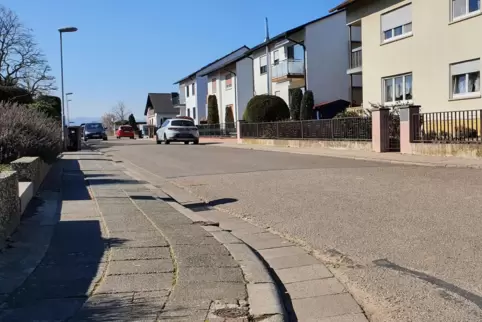 Die Jakobstraße in Fußgönheim soll ausgebaut werden. Es geht vor allem um die Breite der Bürgersteige. 