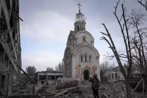 Der Krieg in der Ukraine konfrontiert die Menschen mit schrecklichen Bildern, hier eine Szene aus Mariupol.