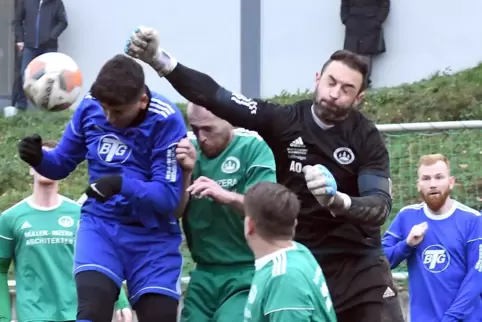 Dannenfels’ Keeper Alexander Ott ist auch für Gegner-Trainer Eugen Kautz einer der Schlüsselspieler beim TuS.