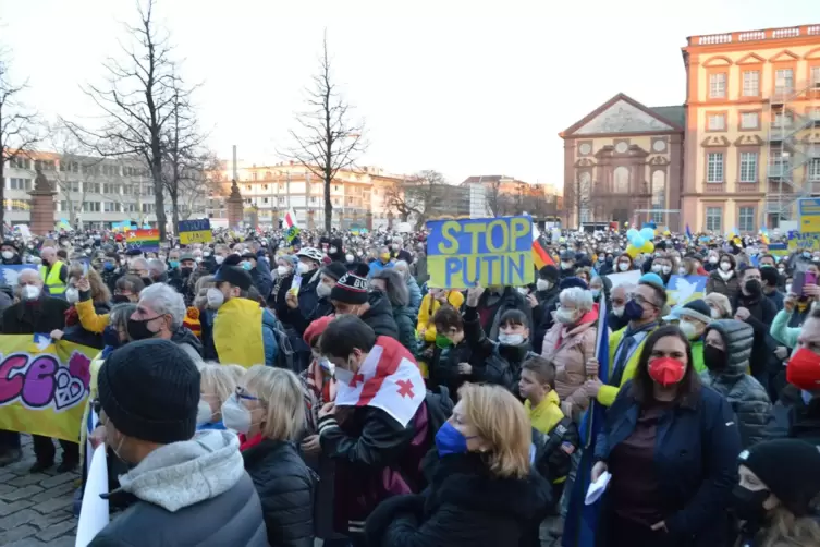 Demonstrationszug in Mannheim gegen den Krieg in der Ukraine am vergangenen Wochenende. 