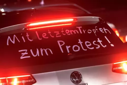 In mehreren deutschen Städten wurde am Wochenende gegen die hohen Benzinpreise demonstriert. 