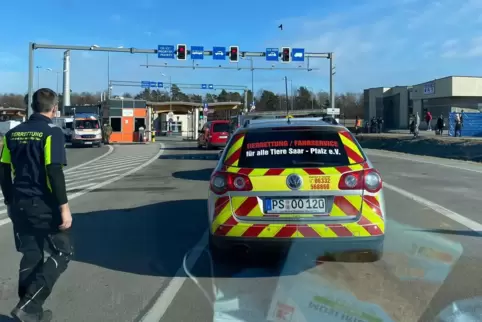 Grenzkontrolle bei der Ausreise in die Ukraine.