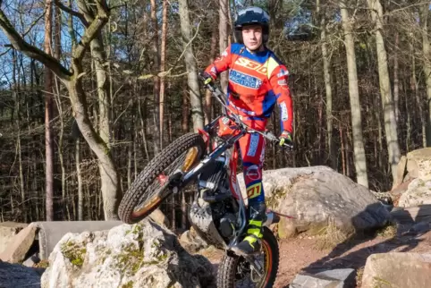 Max Steinbach gilt als großes Talent im Motorrad-Trial und darf 2022 bei der Weltmeisterschaft fahren.