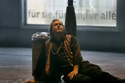 Stefan Vinke als Siegfried bei den Bayreuther Festspielen 2015. In seinem Garten in Hargesheim veranstaltet der Tenor auch Konze