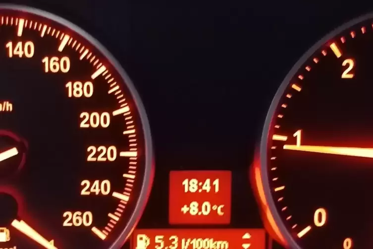 Morgens zeigte der Bordcomputer noch einen Durchschnittsverbrauch von 6,2 Liter Diesel auf 100 Kilometer an. Am Abend sind es nu