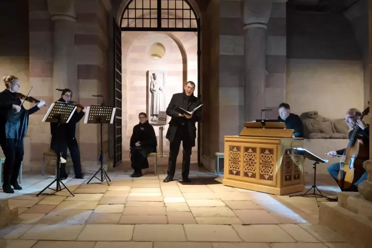 Konzertant und virtuos: Beim Cantate-Domino-Konzert in der Krypta erklangen Stücke von Heinrich Schütz und zweier seiner Schüler