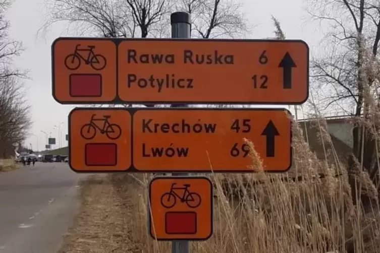 An den Grenzorten wie Rawa Ruska in Polen werden die Spenden umgeladen. 