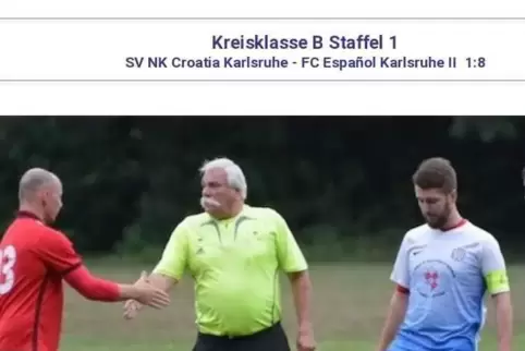 Schiedsrichter Alfons Lutz bei einem Spiel in Karlsruhe.