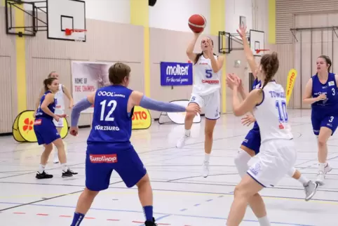 So war’s im Oktober 2020 gegen Würzburg: am Ball Marie Klähn.