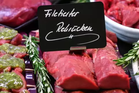 Die Ökobilanz von Wildfleisch aus heimischen Wäldern ist besser als jene von Rind, Schwein und Geflügel.