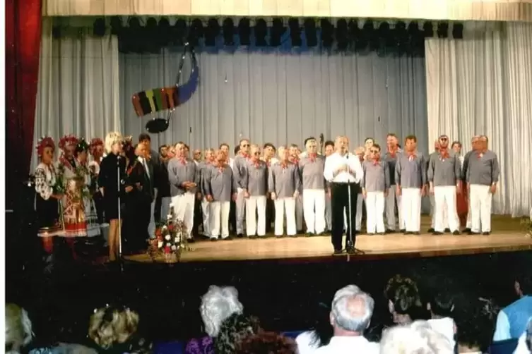 1993 bekam der GMR Besuch von einer ukrainischen Tanzgruppe. 