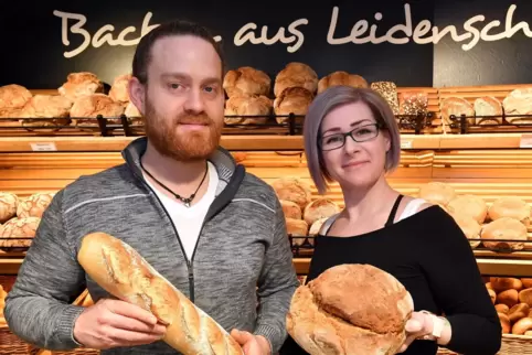 Tim und Isabelle Buchmüller von der gleichnamigen Bäckerei mussten erst vor kurzem die Preise erhöhen.