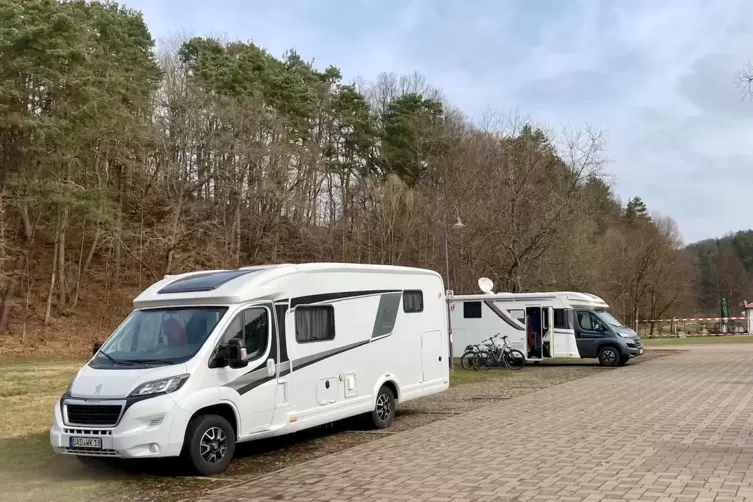 Der beliebte Wohnmobilstellplatz am Lemberger Weiher soll eine richtige Versorgungsstation erhalten. 