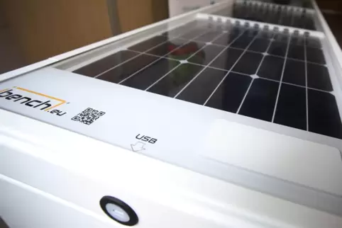 So sehen die Solarbänke aus. 