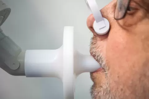 Lungenfunktionstest – eine Methode, Long Covid zu diagnostizieren. 