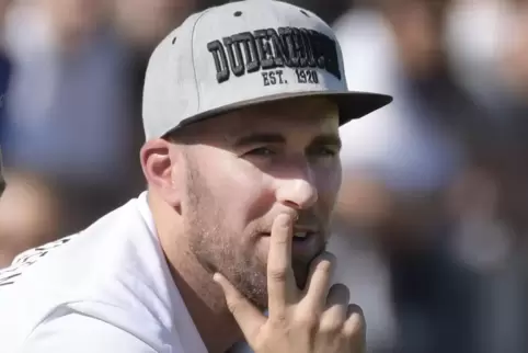 Wechselte sich in der Nachspielzeit selbst ein: Dudenhofens Trainer Steffen Litzel. 