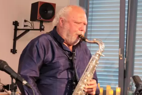 Saxophonist Tony Lakatos ist regelmäßig in der Region zu Gast. 
