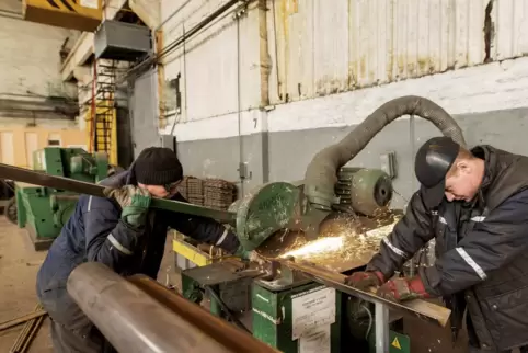 Ein Volk leistet Widerstand: Im Stahlwerk Interpipe in Dnipro werden keine Rohre für texanische Ölfirmen mehr hergestellt, sonde