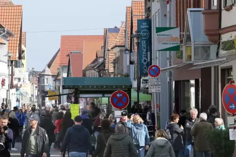 Das schöne Wetter lockte viele Besucher nach Kandel. 