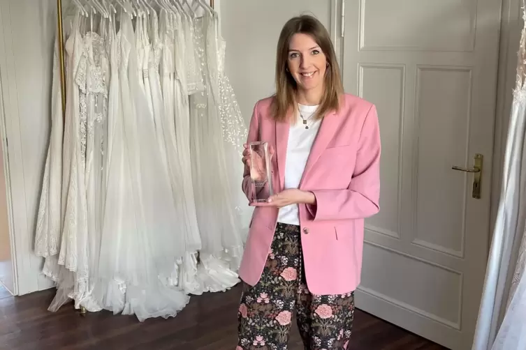Inhaberin Sophie Hetzel präsentiert den „Wedding Award Germany“. Die Preisverleihung wurde Anfang März online abgehalten.