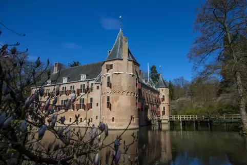 Schloss Het Oude Loo ist Staatseigentum und wird zurzeit vom König gemietet. 