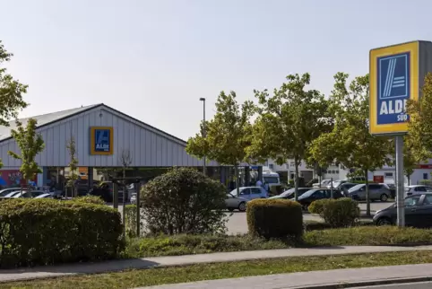 Soll durch einen Neubau ersetzt werden: die Aldi-Filiale in der Daniel-Bechtels-Straße im Süden Frankenthals.