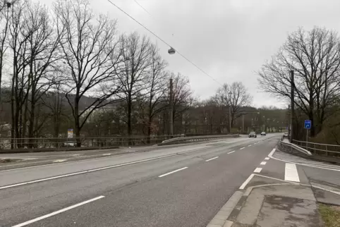 So wenig Verkehr ist am Kleeblatt, im Westen Kaiserslautern selten. 