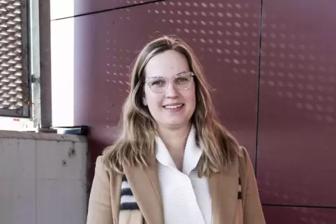Zweimal Juliane Hoffmann: Nadine von der Ruhren hat die Pflegerin in ihrer Freizeit ... Zweimal Juliane Hoffmann: Nadine von der Ruhren hat die Pflegerin in ihrer Freizeit ...