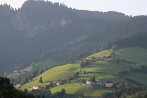 Grüne Hügel, graue Felsen: Naturidylle in der Wildschönau.
