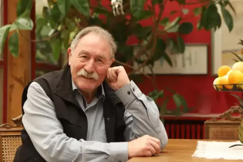 Die Ehrennadel der SPD ist die jüngste Auszeichnung, die Clemens Nagel erhalten hat.