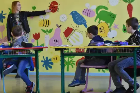 Nicht alle Kinder, die vor dem Krieg in ihrer Heimat geflohen sind, sind in Deutschland gleich schulpflichtig. 