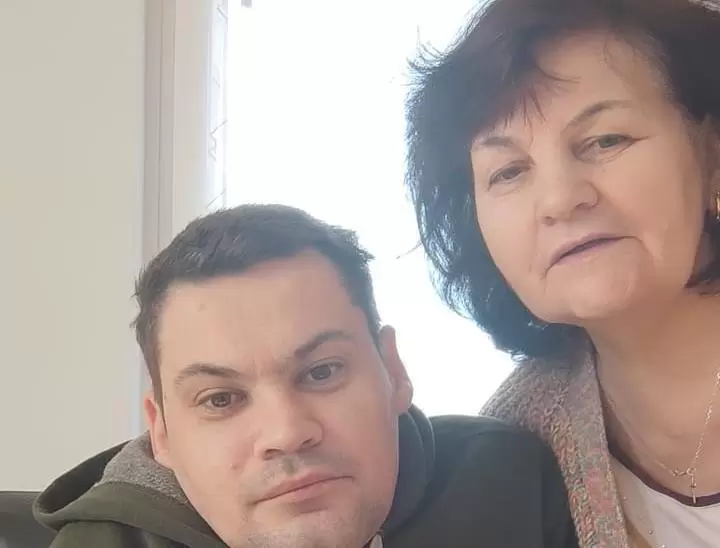 Wollen in die Pfalz: Alexej Casanov und seine Mutter.