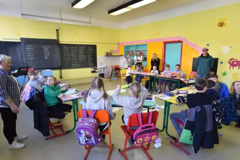 Nicht alle Kinder, die vor dem Krieg in ihrer Heimat geflohen sind, sind in Deutschland gleich schulpflichtig. 