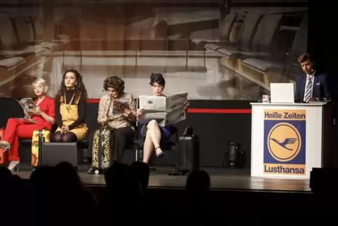 Abflug in Richtung Frauenpower: von links Felicitas Komissarow, Rasa Abruscato, Isabelle Razabi, Martina Breisch und Tim Poschma