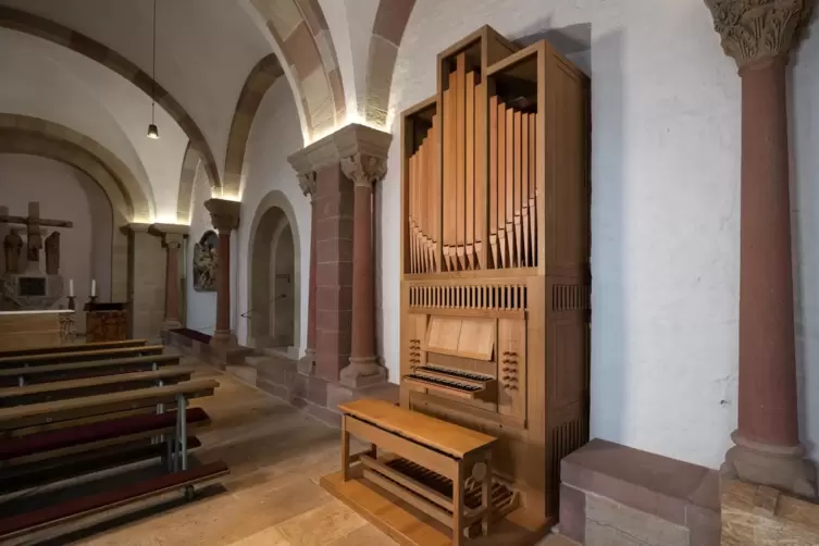 Von der Firma Klop aus den Niederlanden: die neue Orgel in der Afrakapelle des Doms.
