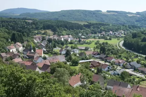 Eine Ortsansicht von Niederalben.