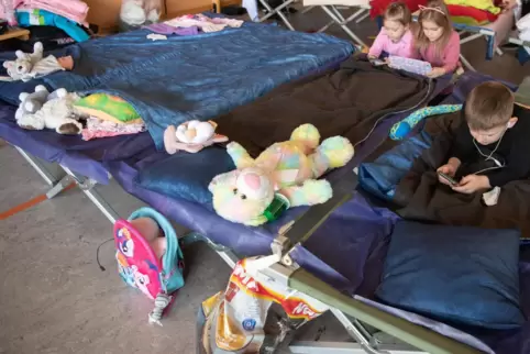 Aus der Ukraine geflüchtete Kinder in einer Notunterkunft in Bad Kreuznach.