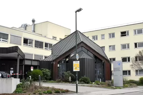 Das Evangelische Krankenhaus in Bad Dürkheim hat mit vielen Erkrankten bei den Beschäftigten zu kämpfen. Die Personallage sei an