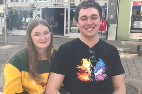 Helena Paloma Japtok und Jonathan Klühspies